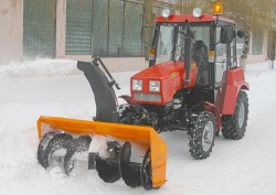 Фото: Тракторный шнекороторный снегоочиститель СТ-1500